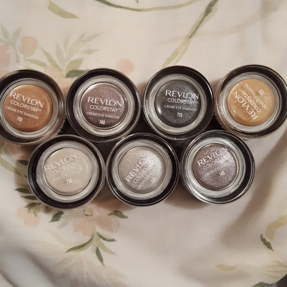 Revlon Makeup Bundle - Picture 3 of 6